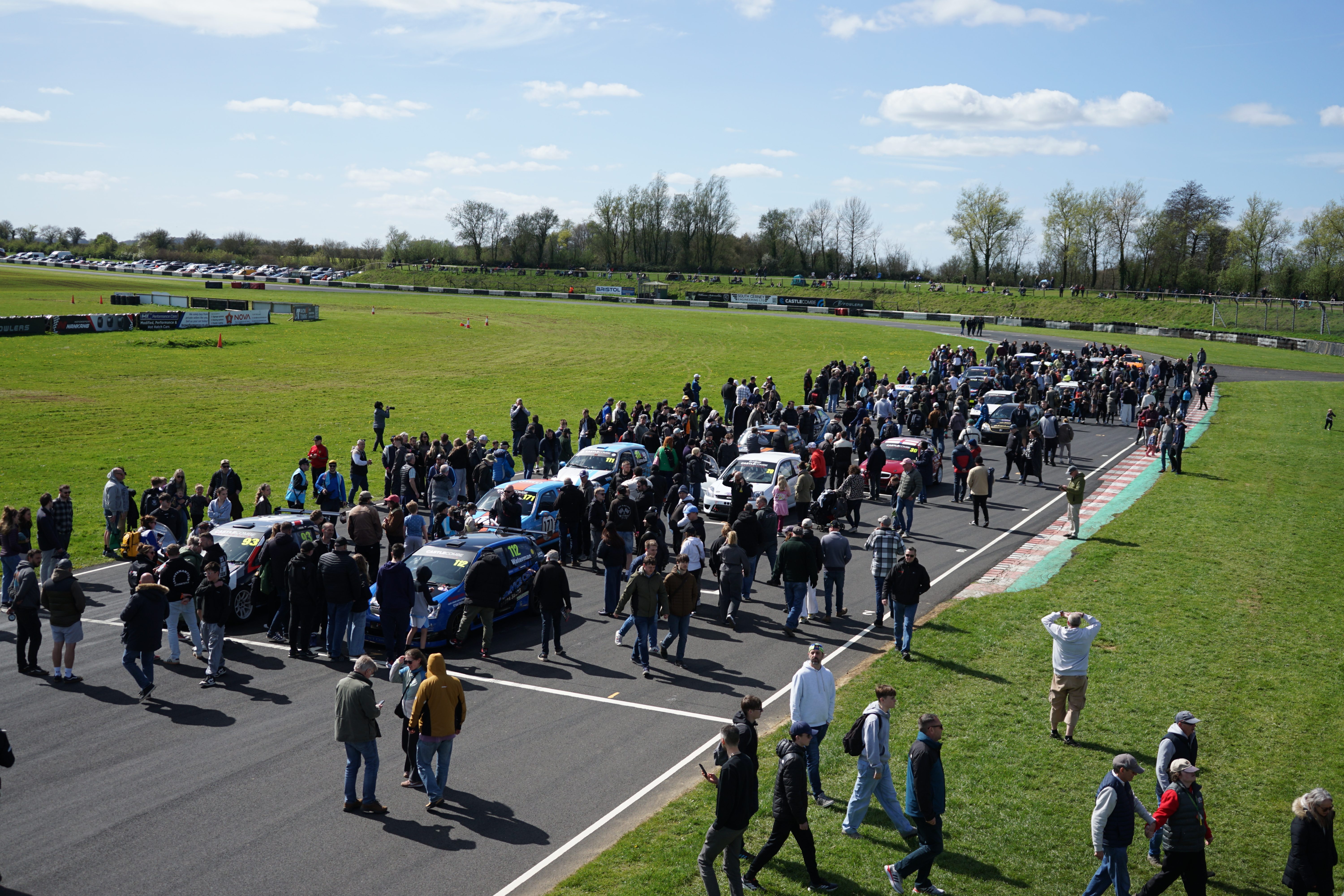 Castle Combe welcome Historic Sports Car Club for 60 year celebration with a bumper weekend of racing